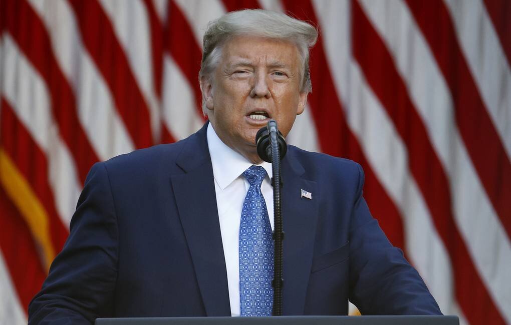 В 2016 году ученый заявил, что приход к власти Д. Трампа ускорит разрушение страны.