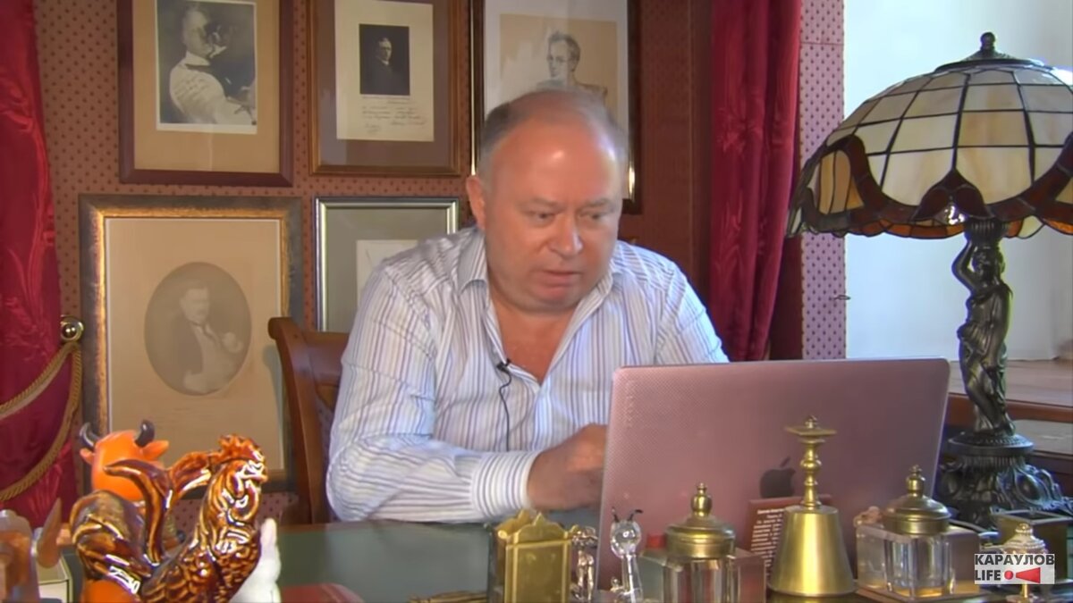 - Профессия Кириенко "Дефолт". Когда он был премьером - дефолт экономический. Сейчас этот дефолт - политический.