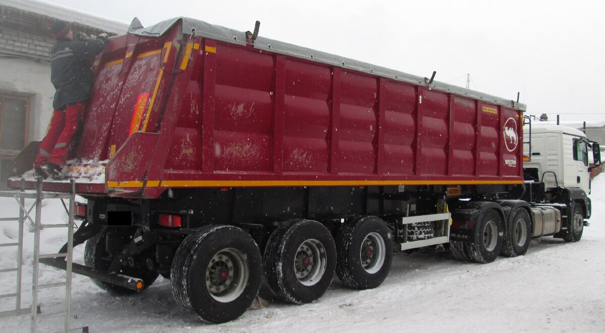 Изготовлен и установлен полог ПВХ на тонар. Изготовитель: ООО"ПК ЭЛИТТЕНТ"