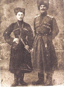 Братья; слева Мус-Хаджи, справа Хаджи-Мурад.