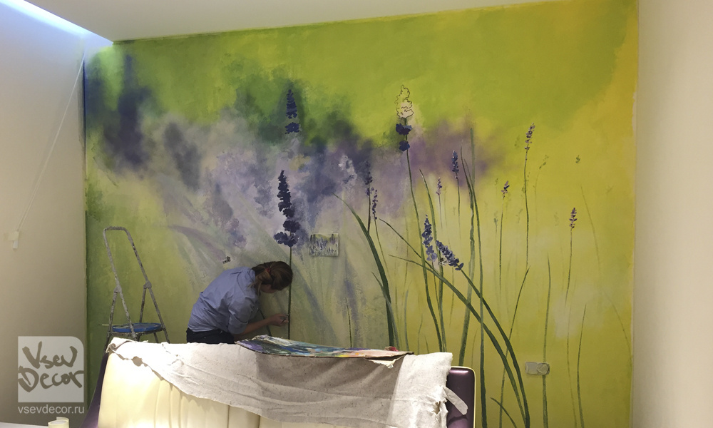 Роспись стены над кроватью в спальне - vsevdecor.ru / художник Свитящук Кирилл