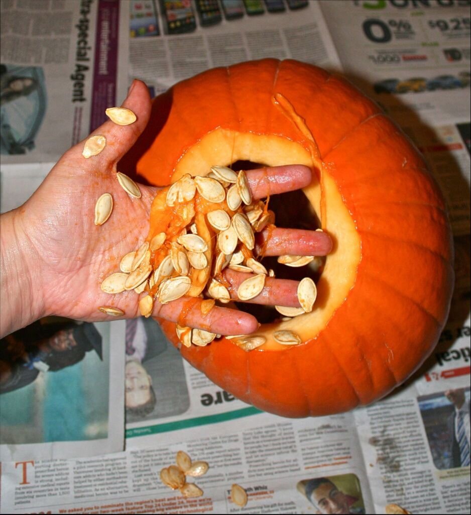 Как вырезать тыкву для Хэллоуина своими руками