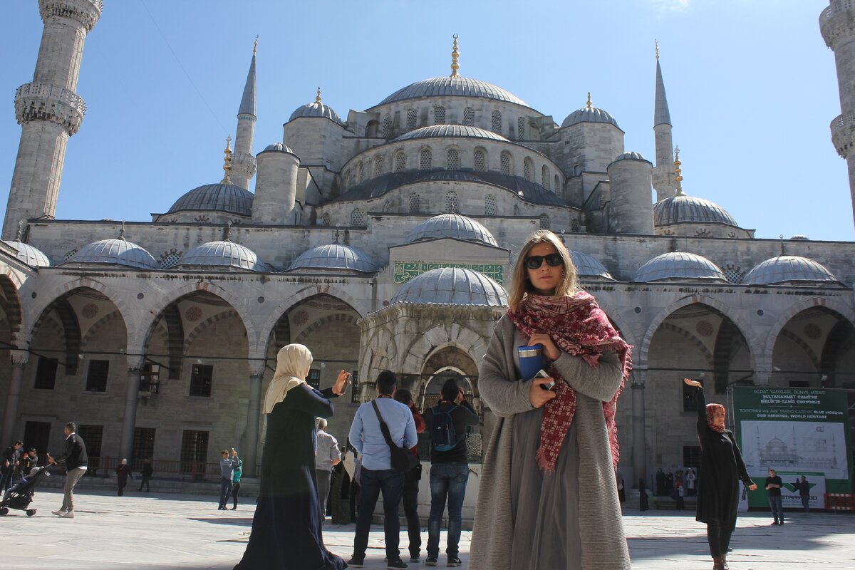 Один из самых необычных и действенных выборов, которые я приняла в своей жизни — носить только платья 3 года. 