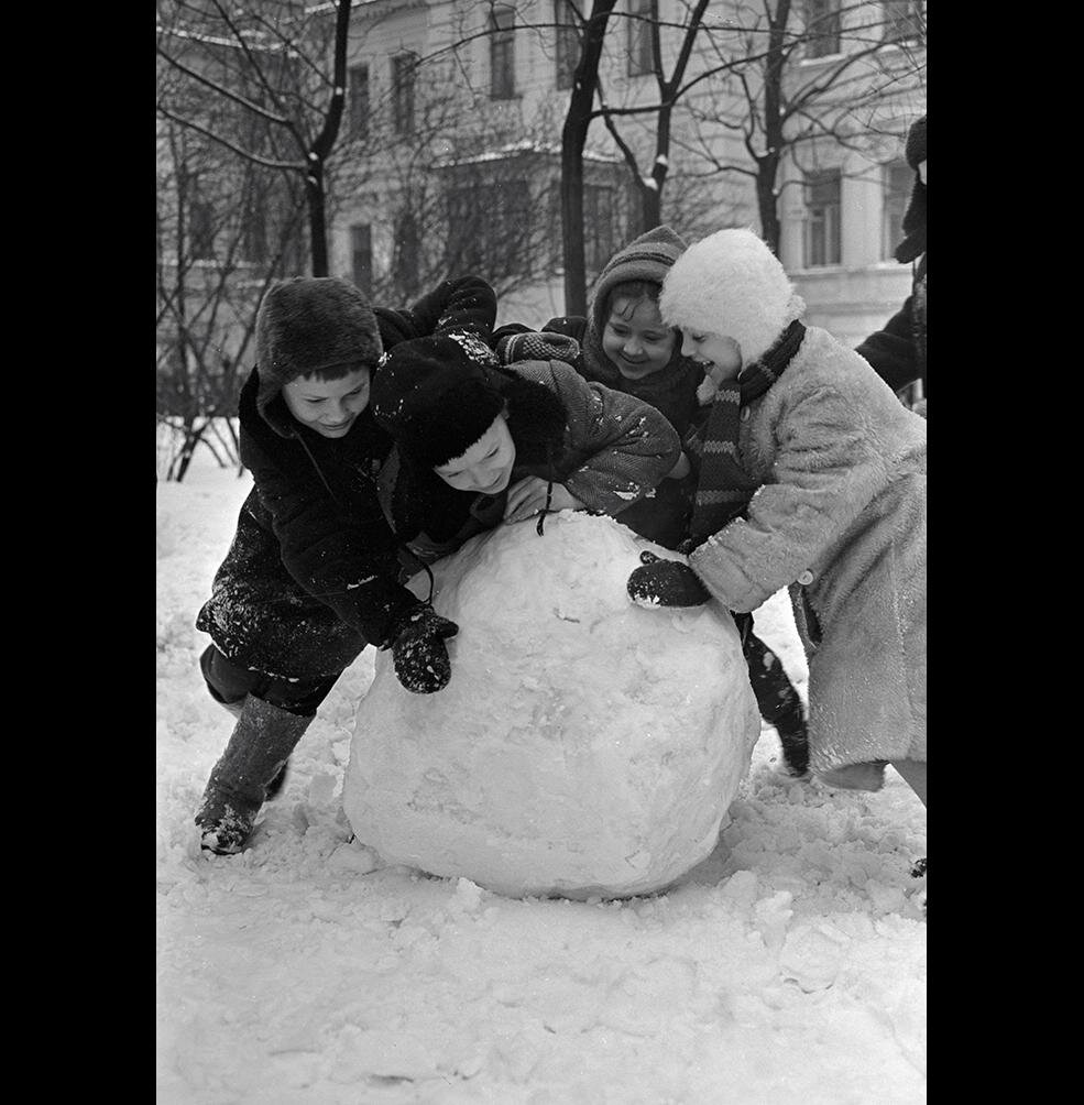 Фото из сети. Наше советское детство было наивным, но свободным и счастливым.