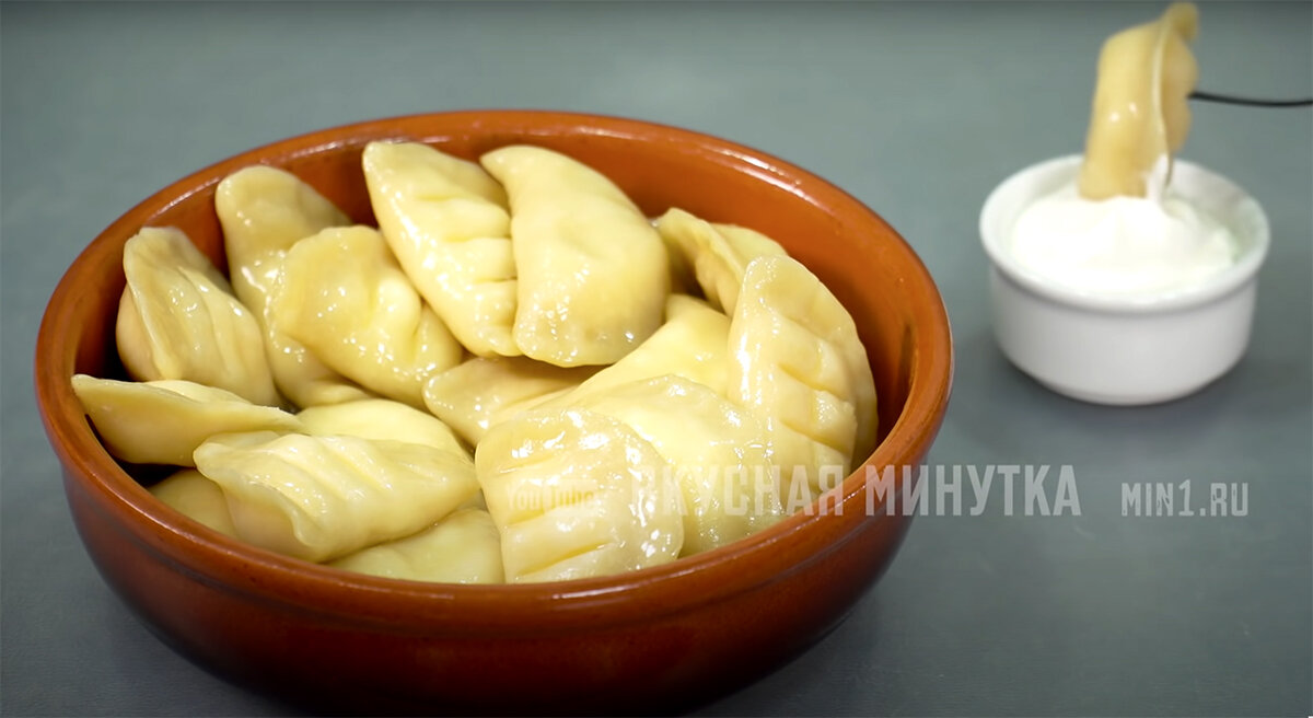 Вареники с картошкой и жареным луком. Вареники кухня наизнанку рецепты. Ленивые вареники из творога. Вареники с фруктовой начинкой. Кухня наизнанку вареники с творогом.