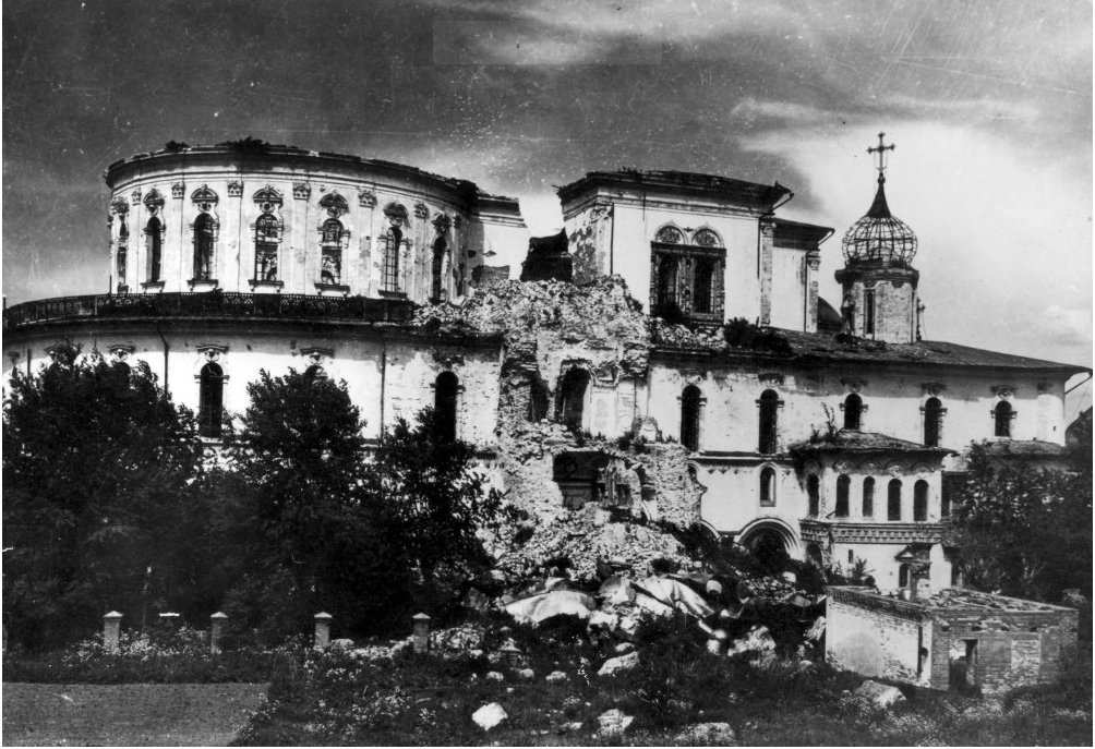 руины 1940-50 года. Фотография взята с оф. сайта: http://www.n-jerusalem.ru/photo/text/30610.html