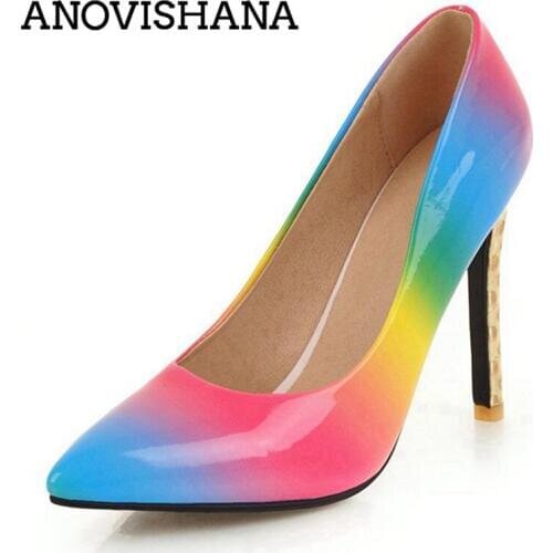 Разноцветные женские туфли на каблуке               Источник : Google.com