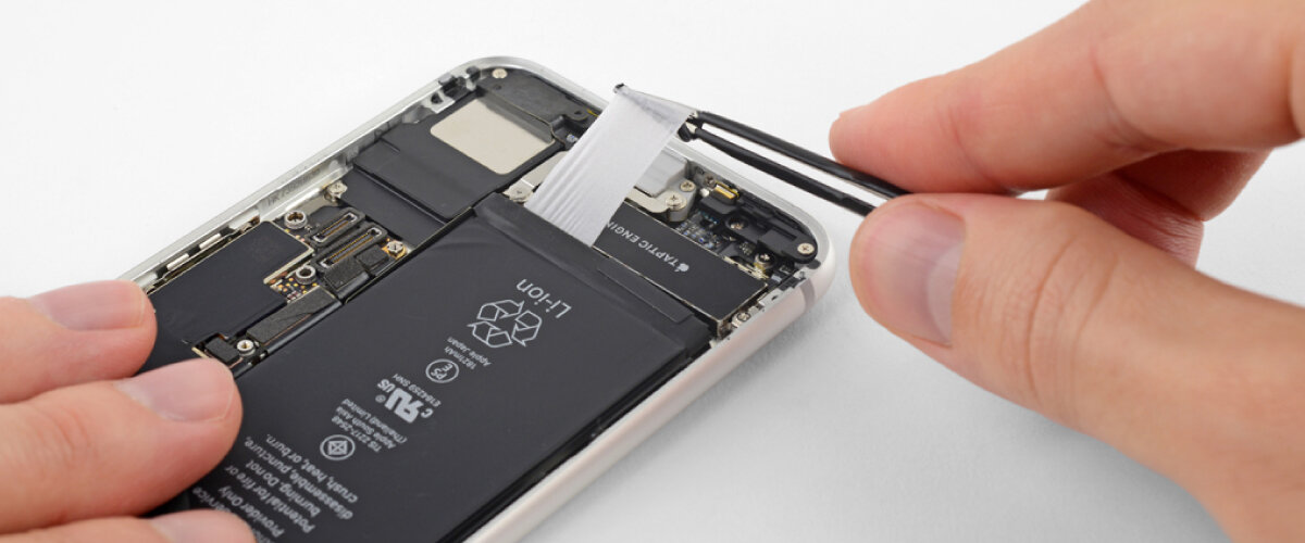 Replacement battery. АКБ iphone 8. Аккумулятор для iphone 8 Plus. Iphone 8 батарея. Замена акумулятора iphone 8plus.