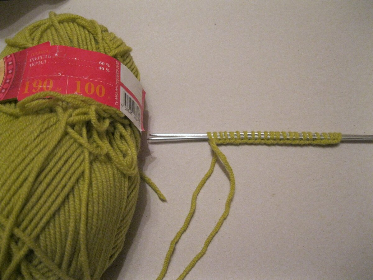 При такой толщине пряжи, спицы  и 3 мм. подойдут.