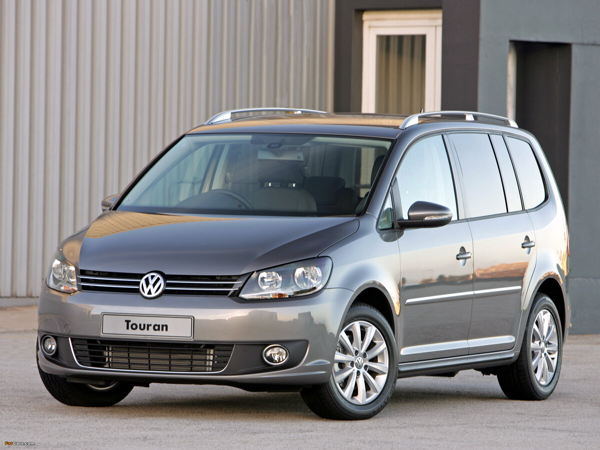 Фольксваген touran. Volkswagen Туран 2010. Volkswagen Touran i 2003-2010. Фольксваген Туран 1 поколение. Фольксваген Туран 2 поколение.