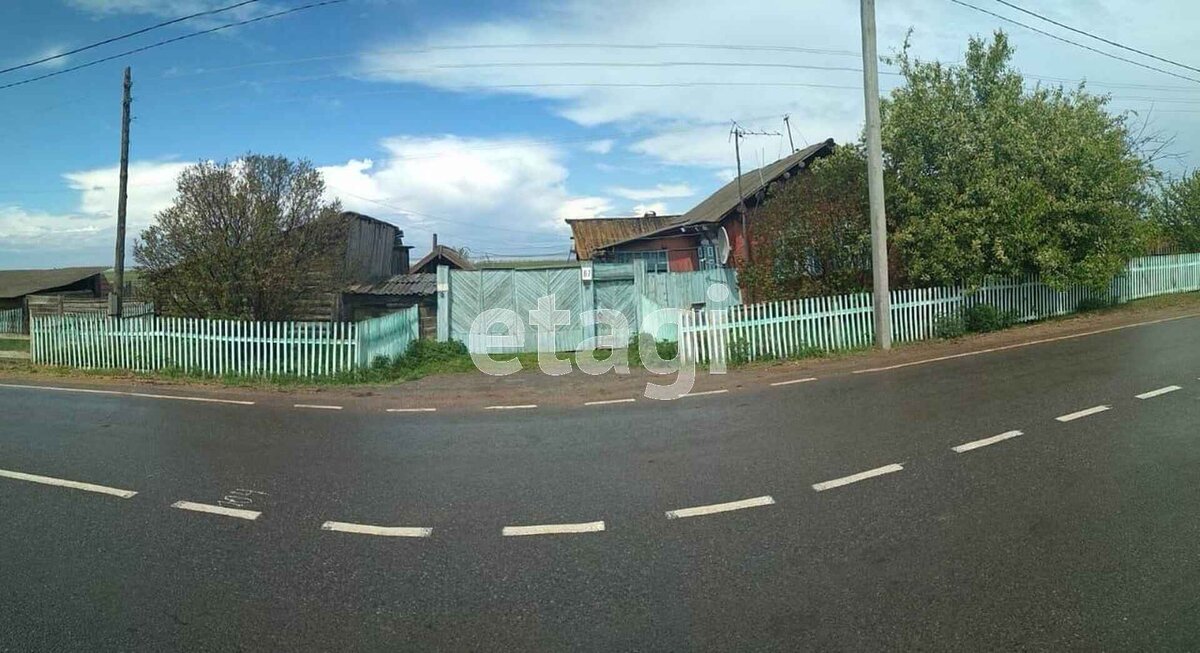 Домик в Сухой за 6 миллионов. За ним – 50 соток байкальской земли.