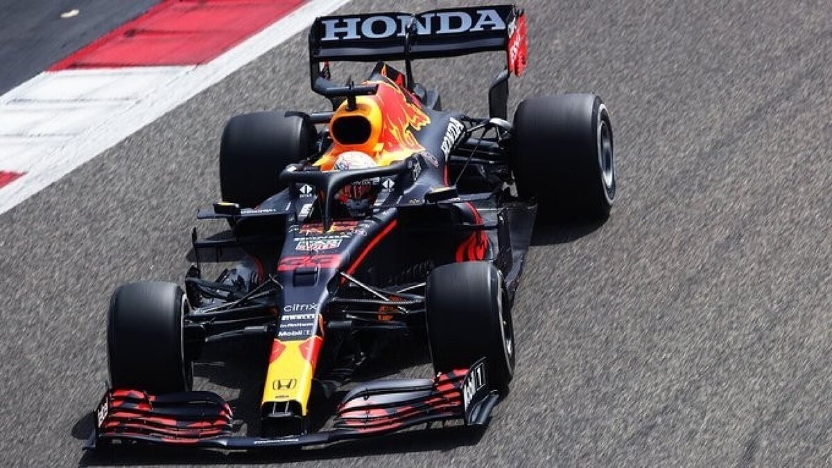 Power f 1. Red bull rb16b.