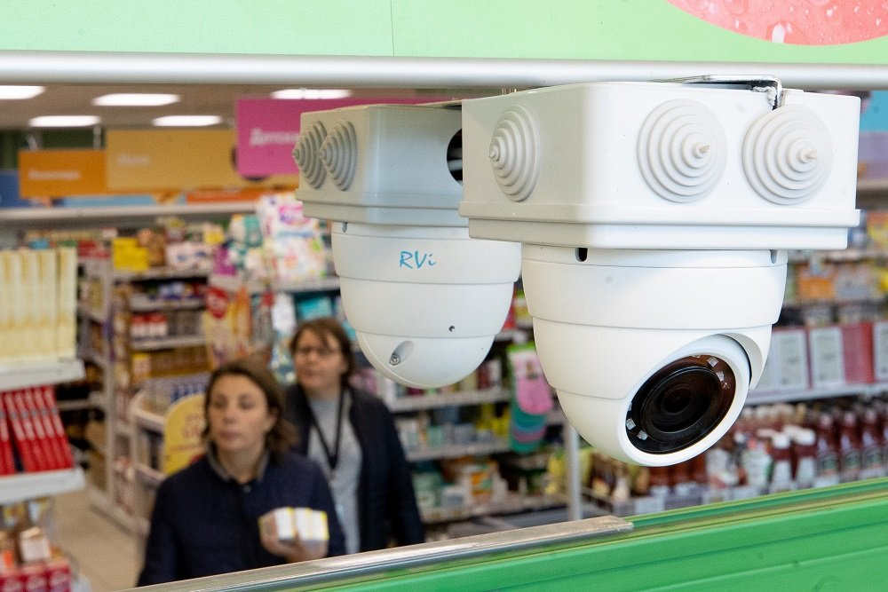 Видеокамеры, установленные  в супермаркетах. Фото с сайта rg.ru