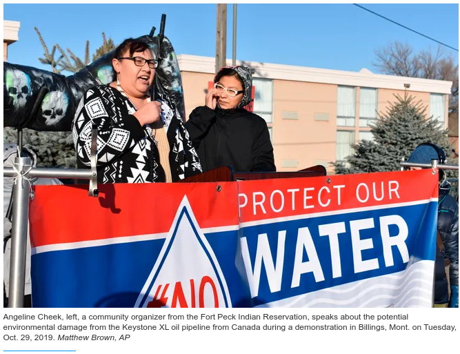 Протестующие из индейской резервации. Скринкопия фото из публикации.