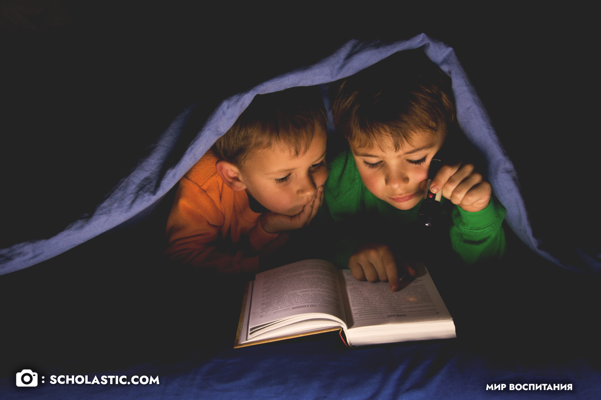 Старайтесь чаще водить ребёнка в книжные магазины и давать ему возможность  выбирать книги на свой вкус. 