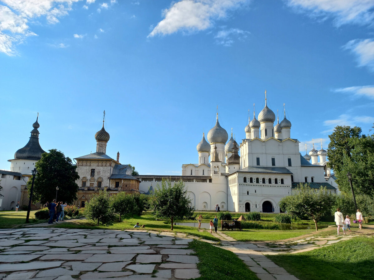 Внутри Кремля 