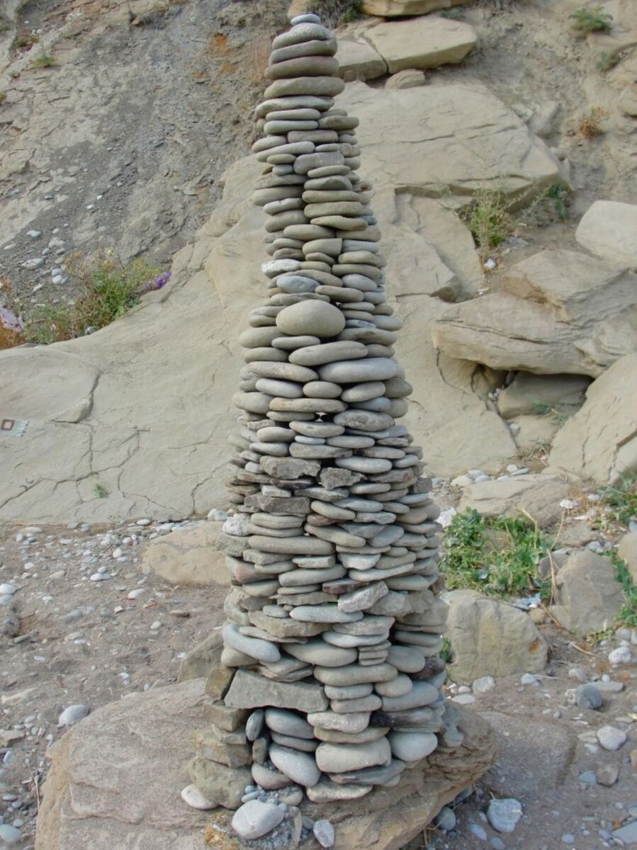 Пирамидка из камней