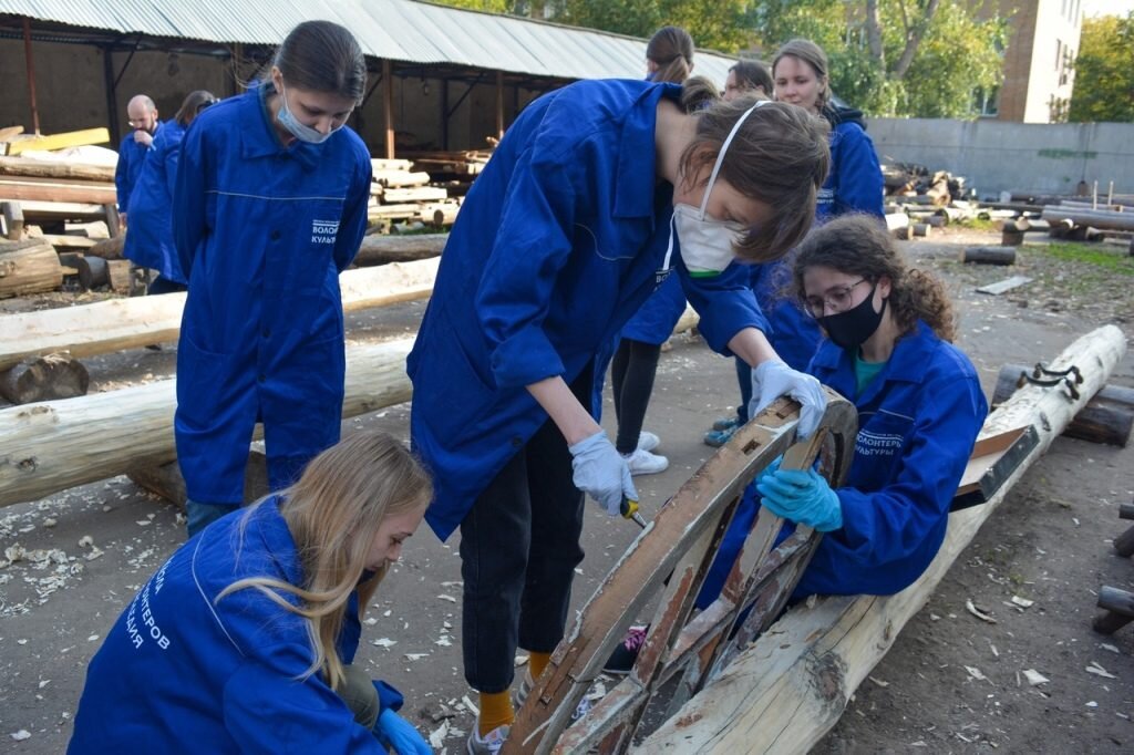 курсы в сфере волонтерства. добро университет. волонтеры колледжа. архивный волонтер работа на компьютере. обучение волонтеров.