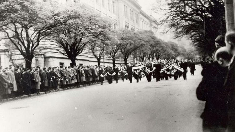Октябрь 1939 года. Студенты Чехии в 1939 году. 28 Октября 1939 года в оккупированной фашистами Чехословакии. Ноябрь 1939 год в Праге.