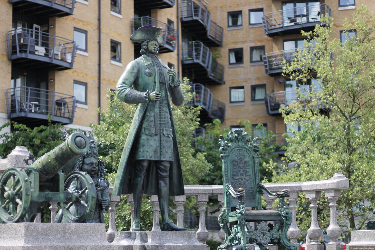 Памятник Петру I. Автор Михаил Шемякин  Источник: https://londongrad.tourister.ru/photoalbum/28558