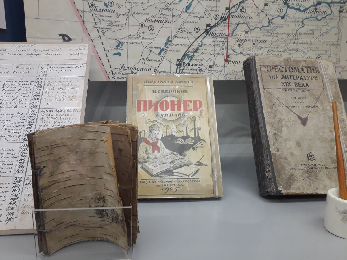 В советской школе были правила, которым ученикам приходилось следовать. Фото автора.