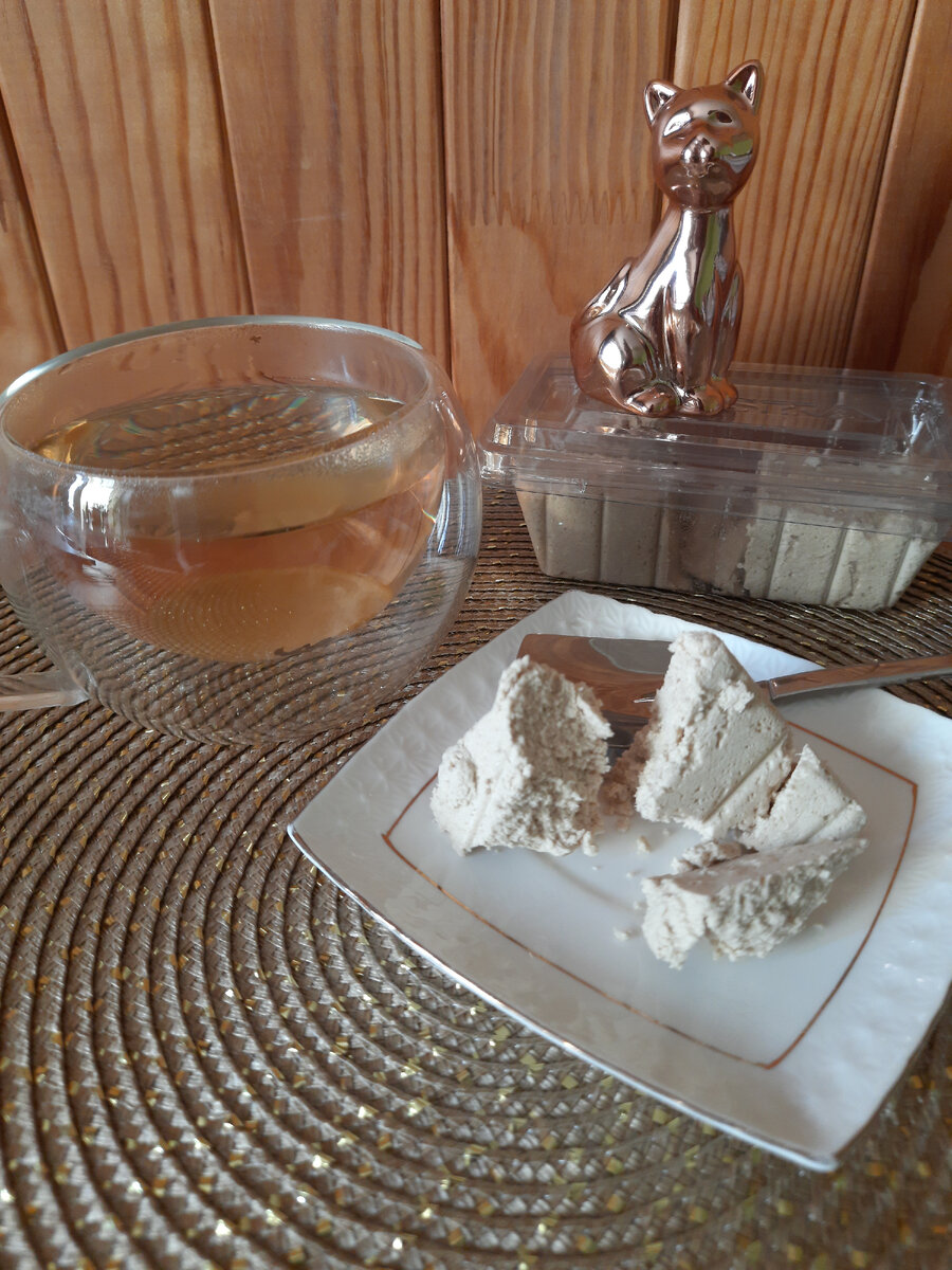 халва вкусна! 