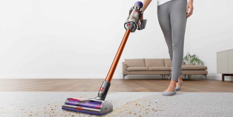 Пылесосом-шваброй удобнее убирать квартиру. Источник: ixbt.com