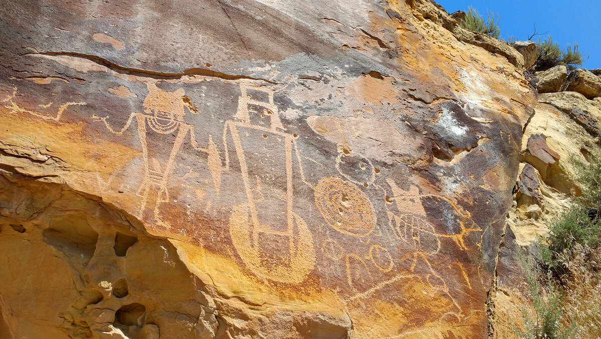 Петроглифы Каракольской галереи