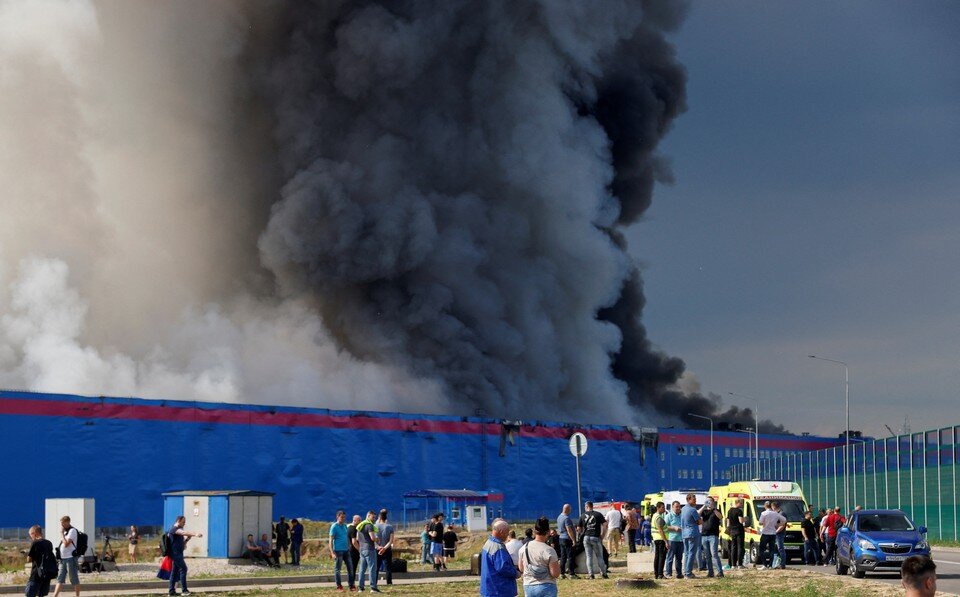     Пожар на складе OZON на Новой Риге  REUTERS
