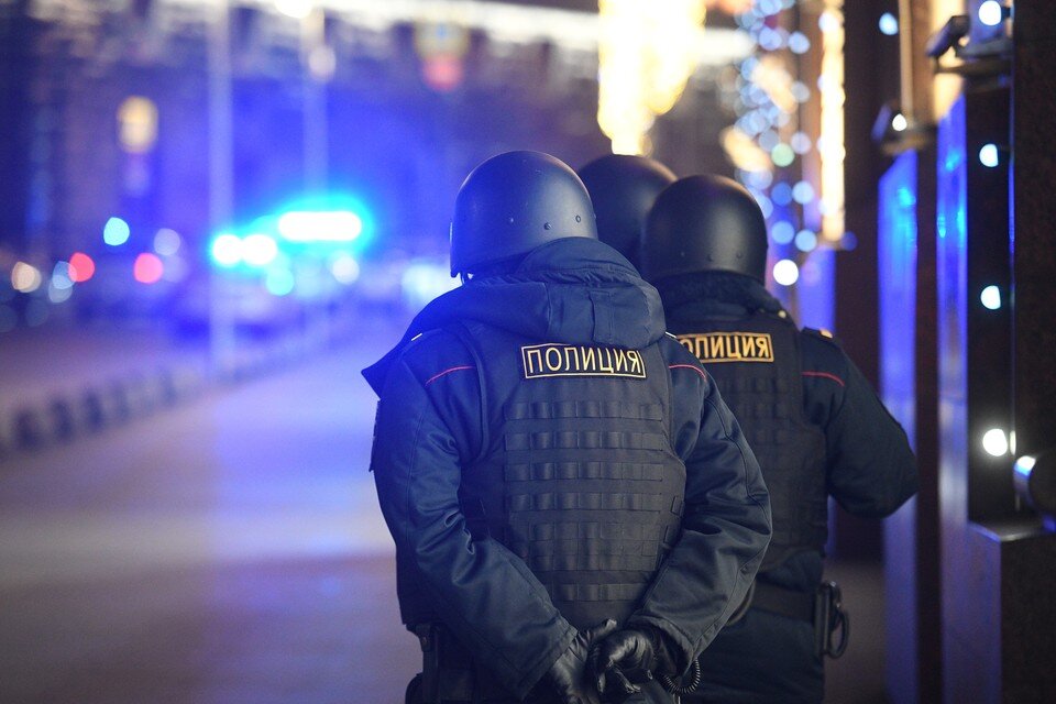     Сотрудники ФСБ, Росгвардии и полиции провели 15 обысков Михаил ФРОЛОВ