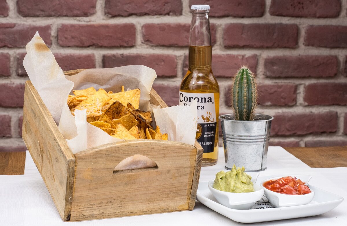 Как тут кактус есть. Непонятно.