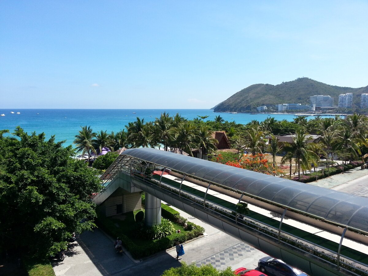 Китай, остров Хайнань, дорога на пляж