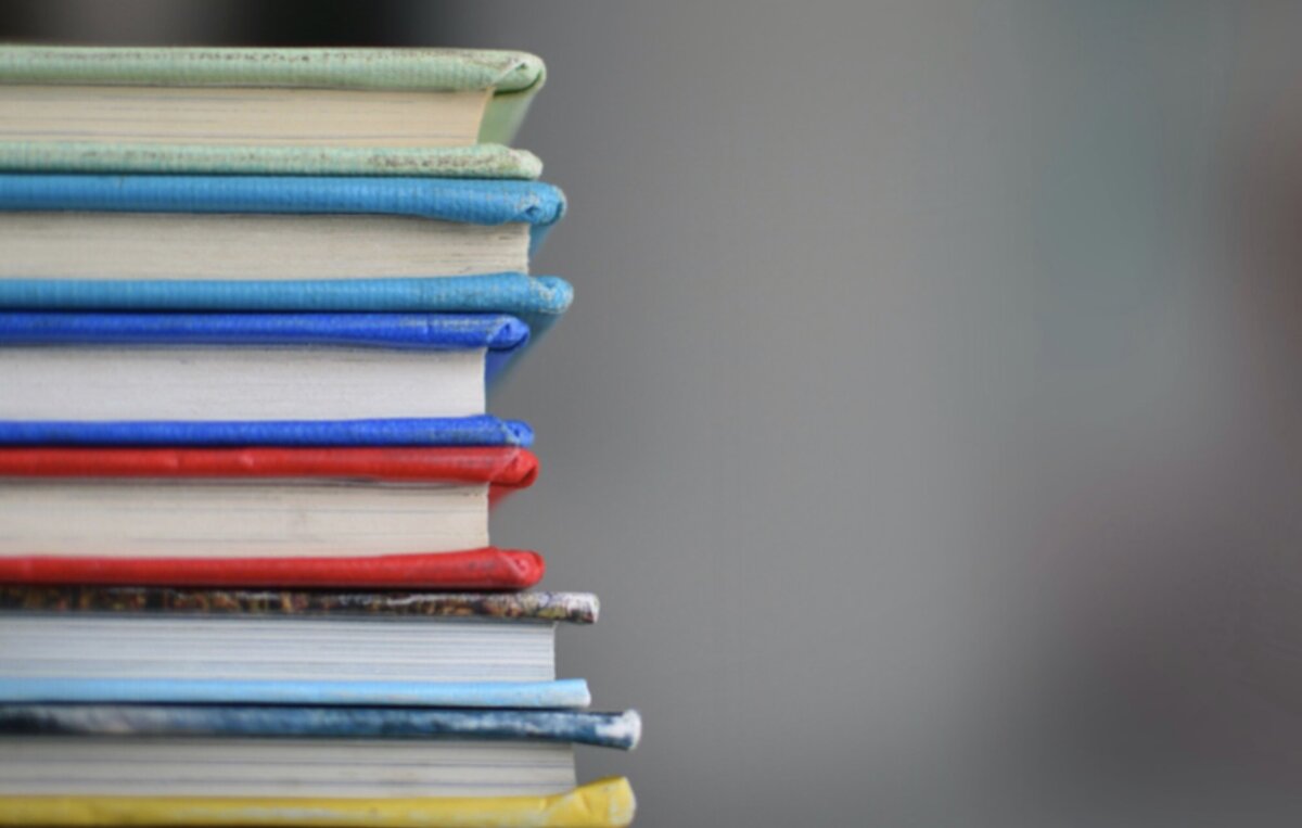 https://images.unsplash.com/photo-1497633762265-9d179a990aa6?ixlib=rb-1.2.1&q=80&fm=jpg&crop=entropy&cs=tinysrgb&dl=kimberly-farmer-lUaaKCUANVI-unsplash.jpg