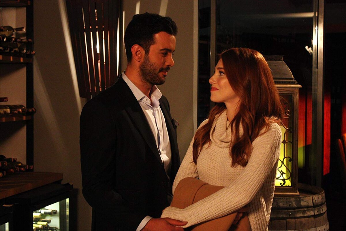 2 дня турецкий. 365 дней начо актер. Турецкий сериал 2020 азизе. Трусишка турецкий сериал. Невеста стамбула турецкий сериал.