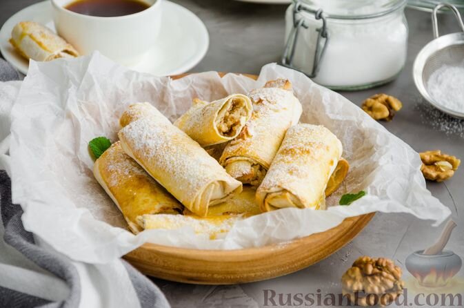 лаваш, орехи грецкие, масло сливочное, сахар, яйца, пудра сахарная