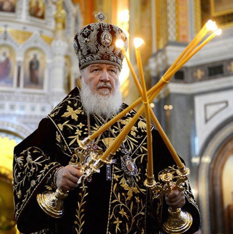 "Бог внутри, с которым я постоянно веду беседу. Сам с собой я говорю или с богом, конечно, никто не знает. Это момент, который идет у меня с детства.  
В батюшек вообще не верю, что они какой-то коммуникационный канал с богом. По моему мнению, это бред. Они такие же люди. Посмотрите на нашего главного, он Louis Vuitton не снимает. Я немножко веселюсь, когда он рассказывает, как правильно жить"