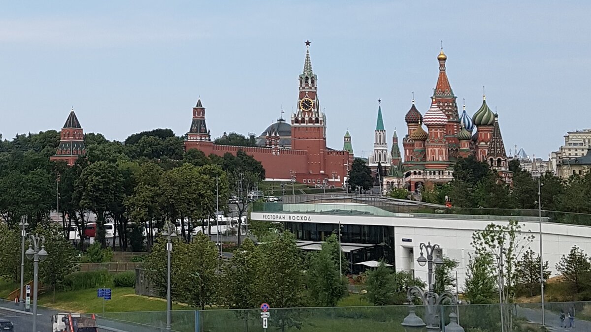 Вид на Кремль с Зарядья.