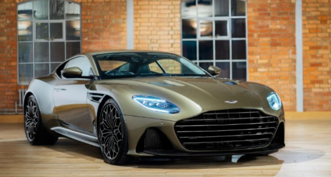 Aston Martin 