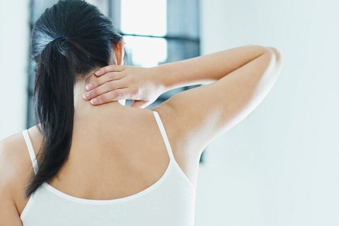 Боль из-за придавленных нервов становится хронической.