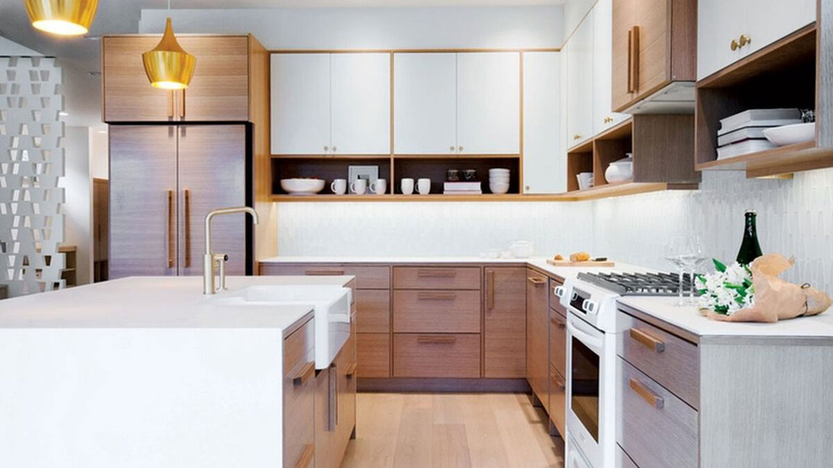 Современная Г-образная планировка кухни с островом.