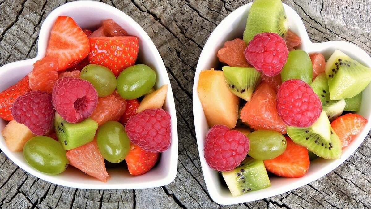 Ягоды и фрукты могут полностью заменить сладости. 