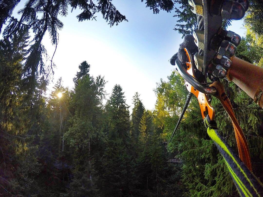 Crazy ride adventure park перевод. Веревочный парк Хотьково. Парк приключений Хотьково Троллейная трасса. Парк развлечений Хотьково веревочный парк. Хотьково веревочный городок.