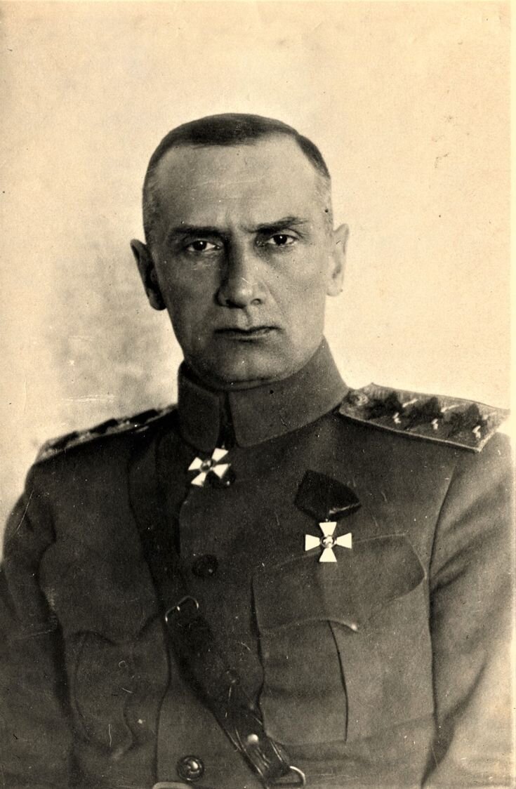 Колчак... Настоящее лицо, честное, светлое...