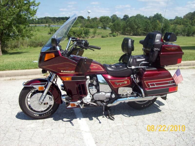 Коричневый Kawasaki ZN1300 Voyager
