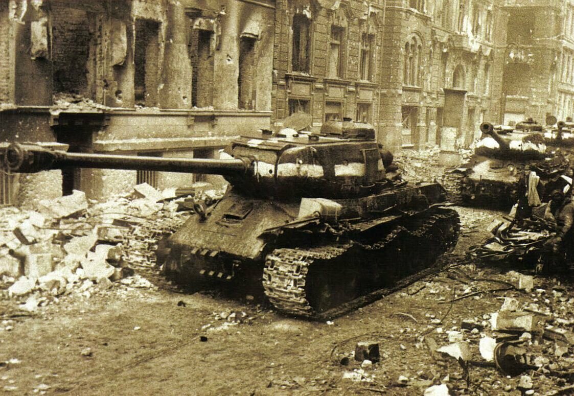 Танк ис 2 в берлине