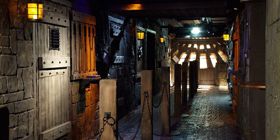 The london dungeon. Лондонские подземелья London Dungeon. London Dungeon — музей ужасов в Лондоне. Лондонская Темница Джек Потрошитель. Лондонская Темница Лабиринт.