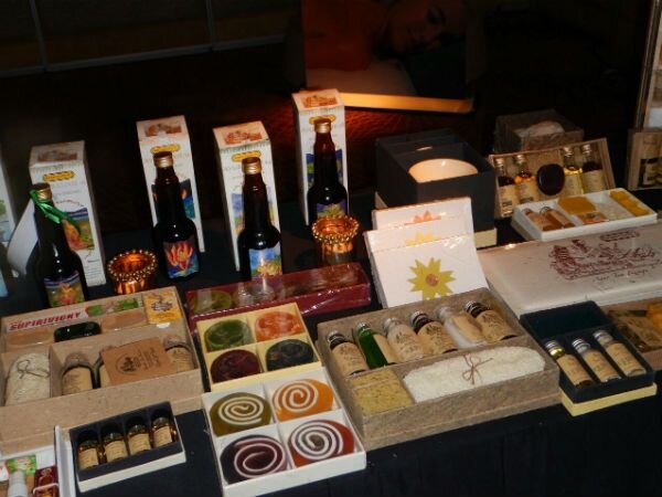 Аюрведическая косметика на Шри-Ланке. Фото взято с https://znatprovse.ru/polezno-znat/kakie-podarki-i-suveniry-mozhno-privezti-so-shri.html