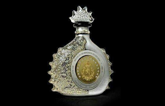 «Henri IV Dudognon» («король Генри четвертый») – это самый дорогой коньяк на планете. Он занесен в Книгу Рекордов Гиннесса. 41% алкоголя и 100 летняя выдержка. Цена: $2 млн.