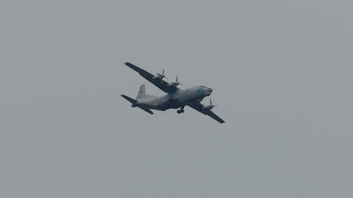 Ан-12БК ВТА России, 33-й красный