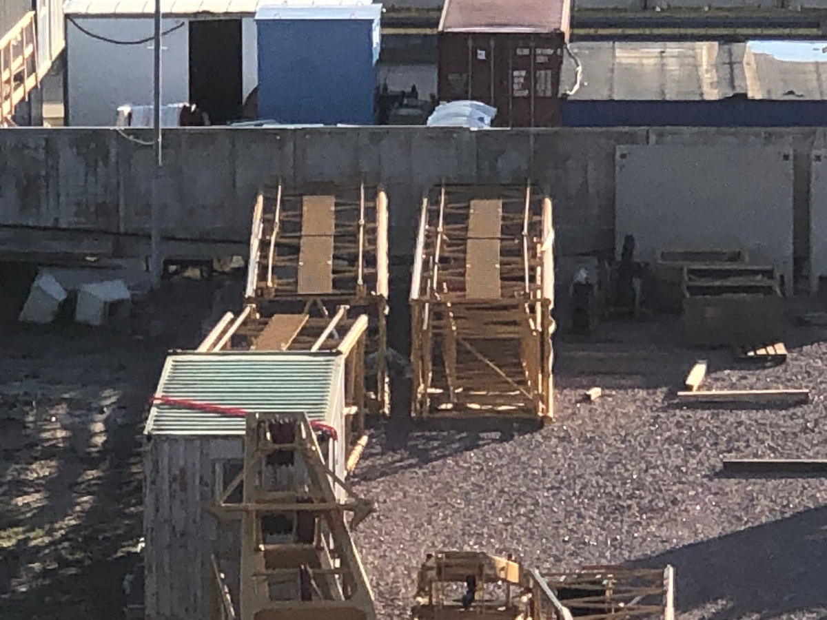 У США хватает своих забот помимо российской трубы с газом сейчас.